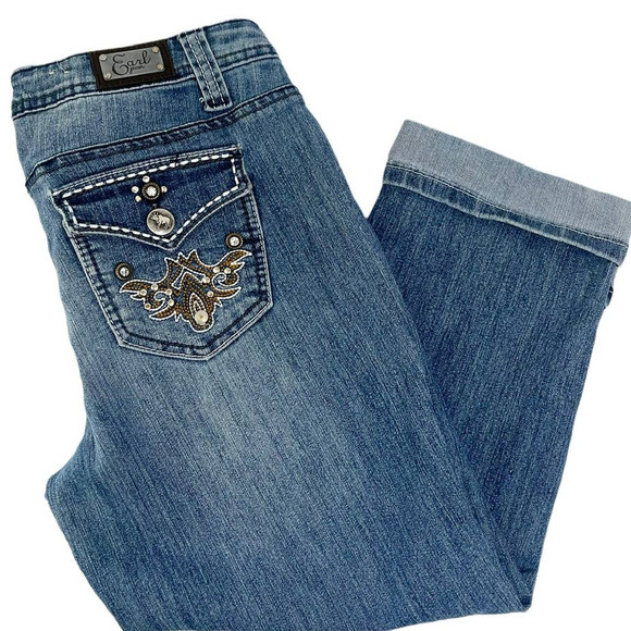 Earl Jeans Studded Capri - Picture 4 of 7